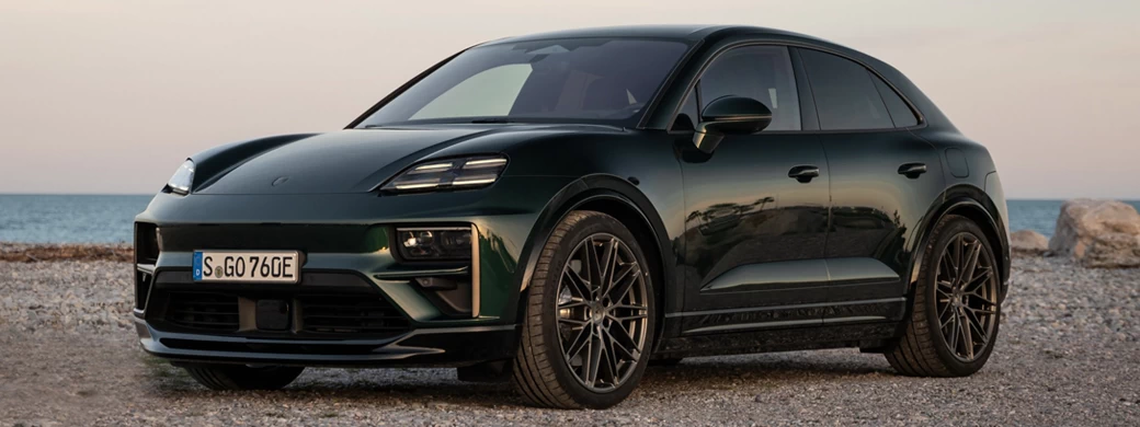 Cars wallpapers Porsche Macan Turbo (Porsche Racing Green Metallic) - 2024 - Car wallpapers