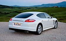 Cars wallpapers Porsche Panamera Diesel - 2011