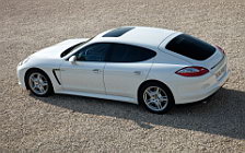 Cars wallpapers Porsche Panamera Diesel - 2011