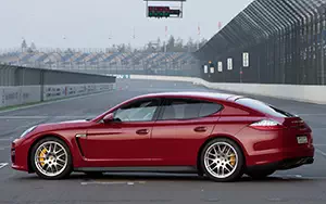 Cars wallpapers Porsche Panamera GTS - 2012