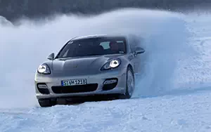 Cars wallpapers Porsche Panamera 4S - 2013