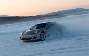 Cars wallpapers Porsche Panamera 4S - 2013