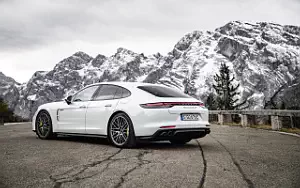 Cars wallpapers Porsche Panamera Turbo S E-Hybrid (Carrara White Metallic) - 2020