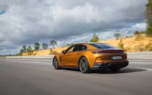 Cars wallpapers Porsche Panamera Turbo E-Hybrid (Madeira Gold Metallic) - 2024