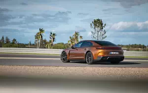 Cars wallpapers Porsche Panamera Turbo E-Hybrid (Madeira Gold Metallic) - 2024