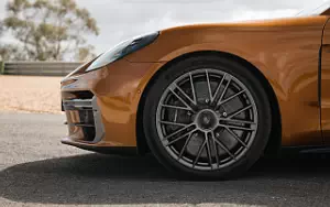 Cars wallpapers Porsche Panamera Turbo E-Hybrid (Madeira Gold Metallic) - 2024