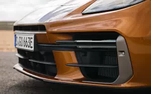 Cars wallpapers Porsche Panamera Turbo E-Hybrid (Madeira Gold Metallic) - 2024