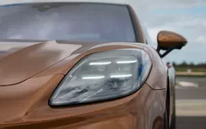 Cars wallpapers Porsche Panamera Turbo E-Hybrid (Madeira Gold Metallic) - 2024