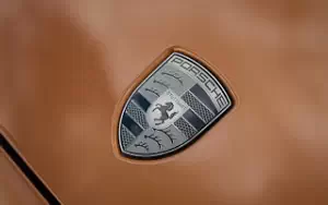 Cars wallpapers Porsche Panamera Turbo E-Hybrid (Madeira Gold Metallic) - 2024