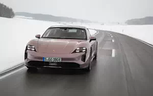 Cars wallpapers Porsche Taycan (Frozen Berry Metallic) - 2021