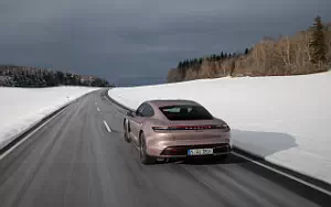 Cars wallpapers Porsche Taycan (Frozen Berry Metallic) - 2021