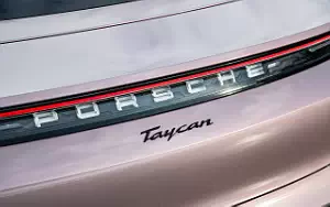 Cars wallpapers Porsche Taycan (Frozen Berry Metallic) - 2021