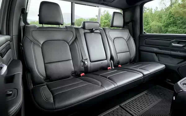 Cars wallpapers Ram 1500 Rebel (Billet Silver Metallic/Diamond Black) - 2024