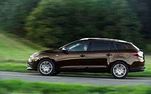 Cars wallpapers Renault Megane Estate Bose - 2013