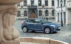 Cars wallpapers Renault Megane Hatchback RU-spec - 2009