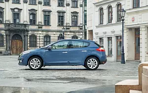 Cars wallpapers Renault Megane Hatchback RU-spec - 2009
