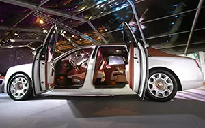 Cars wallpapers Rolls-Royce Ghost Extended Wheelbase Chengdu Golden Sun Bird - 2013