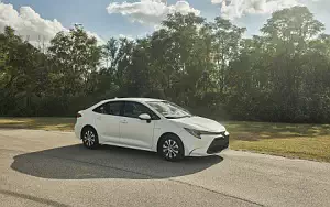 Cars wallpapers Toyota Corolla LE Hybrid Sedan US-spec - 2019