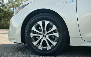 Cars wallpapers Toyota Corolla LE Hybrid Sedan US-spec - 2019