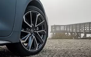 Cars wallpapers Toyota Corolla XSE Sedan US-spec - 2019