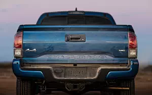 Cars wallpapers Toyota Tacoma Limited Double Cab - 2015