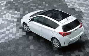 Cars wallpapers Toyota Auris Hybrid - 2012