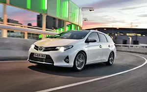 Cars wallpapers Toyota Auris Touring Sports Hybrid - 2013