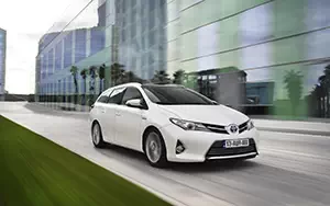 Cars wallpapers Toyota Auris Touring Sports Hybrid - 2013