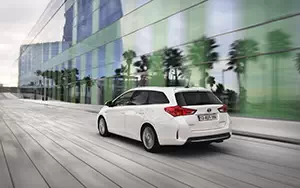 Cars wallpapers Toyota Auris Touring Sports Hybrid - 2013