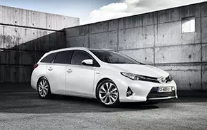 Cars wallpapers Toyota Auris Touring Sports Hybrid - 2013