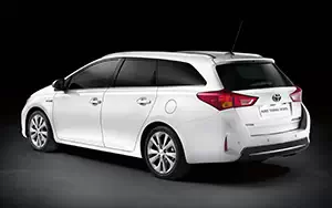 Cars wallpapers Toyota Auris Touring Sports Hybrid - 2013