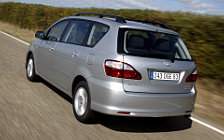 Toyota Avensis Verso - 2003