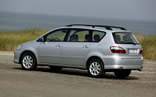 Toyota Avensis Verso - 2003