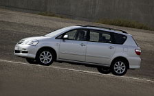 Toyota Avensis Verso - 2003