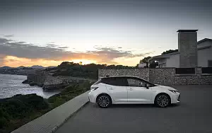 Cars wallpapers Toyota Corolla Hatchback Hybrid 1.8L - 2019