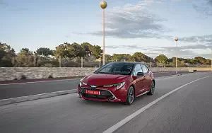 Cars wallpapers Toyota Corolla Hatchback Hybrid 2.0L - 2019