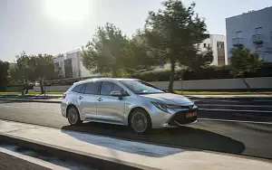 Cars wallpapers Toyota Corolla Touring Sports Hybrid 1.8L - 2019