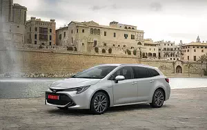 Cars wallpapers Toyota Corolla Touring Sports Hybrid 1.8L - 2019