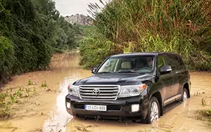 Cars wallpapers Toyota Land Cruiser 200 - 2012