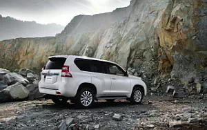 Cars wallpapers Toyota Land Cruiser Prado - 2013