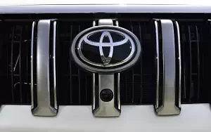 Cars wallpapers Toyota Land Cruiser Prado - 2013