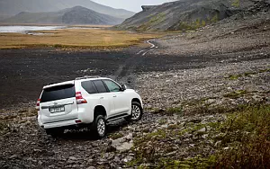 Cars wallpapers Toyota Land Cruiser Prado - 2015