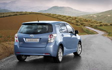 Cars wallpapers Toyota Verso - 2009