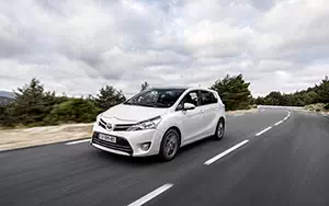 Cars wallpapers Toyota Verso - 2013