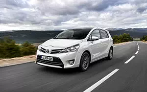 Cars wallpapers Toyota Verso - 2013