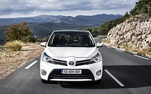 Cars wallpapers Toyota Verso - 2013