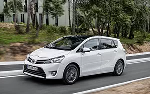 Cars wallpapers Toyota Verso - 2013