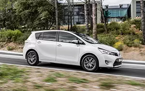 Cars wallpapers Toyota Verso - 2013