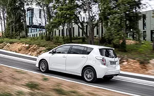 Cars wallpapers Toyota Verso - 2013