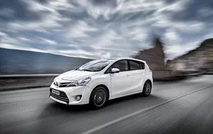 Cars wallpapers Toyota Verso - 2013